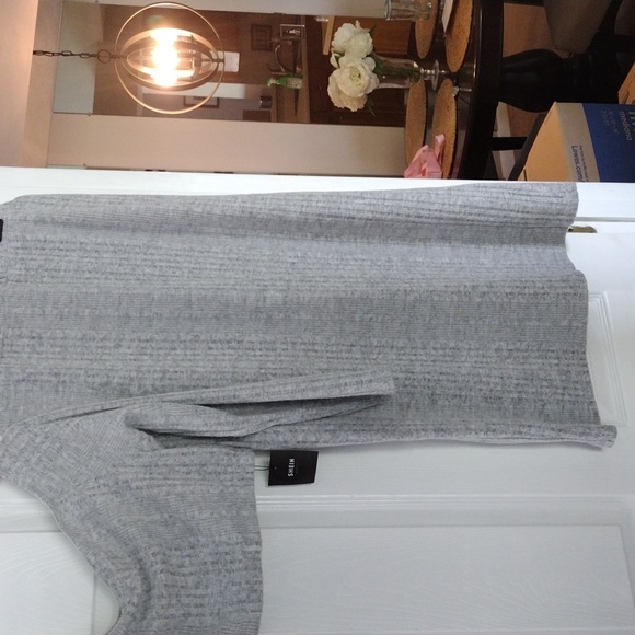 2 piece crop top and skirt - Picture 4 of 4